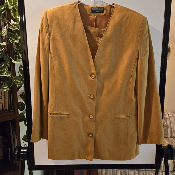 Harve Bernard Gold Skort Woman’s Business Suit, Size 12 Petite - Picture 4 of 11